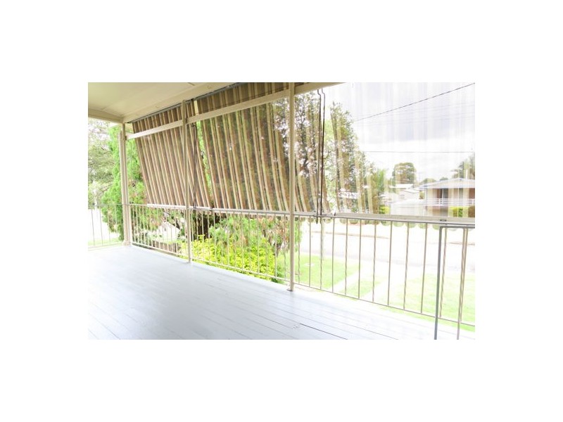 16 Cross Street, Raceview QLD 4305