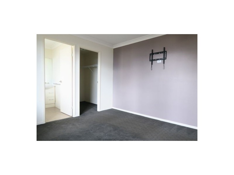 5 Stockdale Place, Wulkuraka QLD 4305