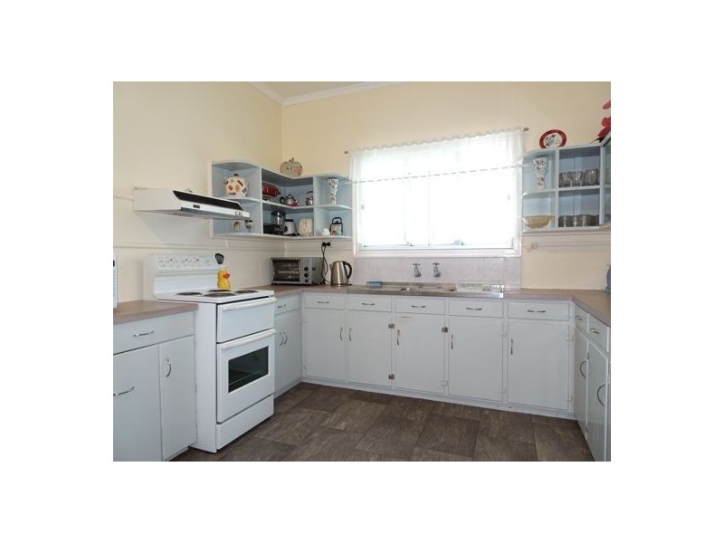 11 Main Street, Marburg QLD 4346