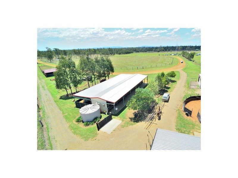 953 Middle Road, Peak Crossing QLD 4306