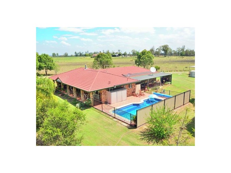 953 Middle Road, Peak Crossing QLD 4306