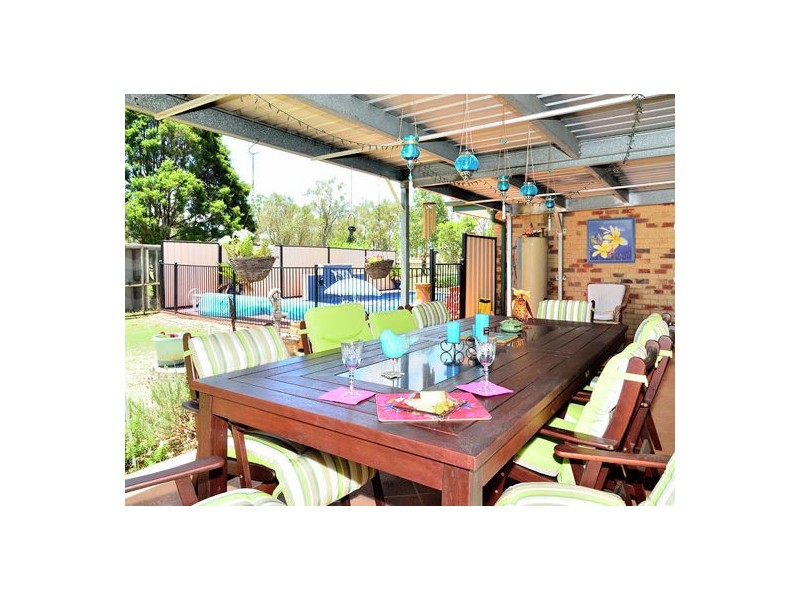 953 Middle Road, Peak Crossing QLD 4306