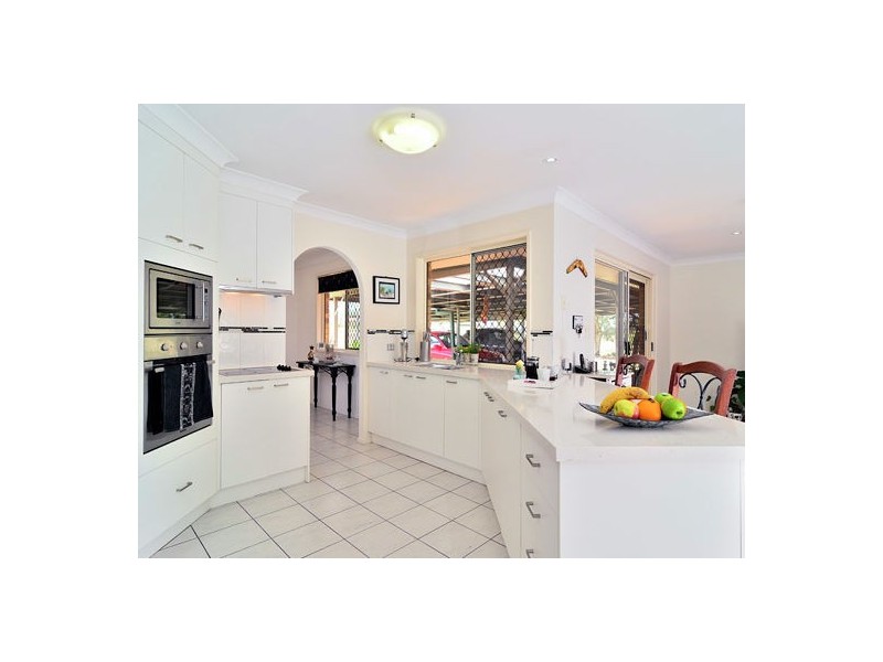 953 Middle Road, Peak Crossing QLD 4306