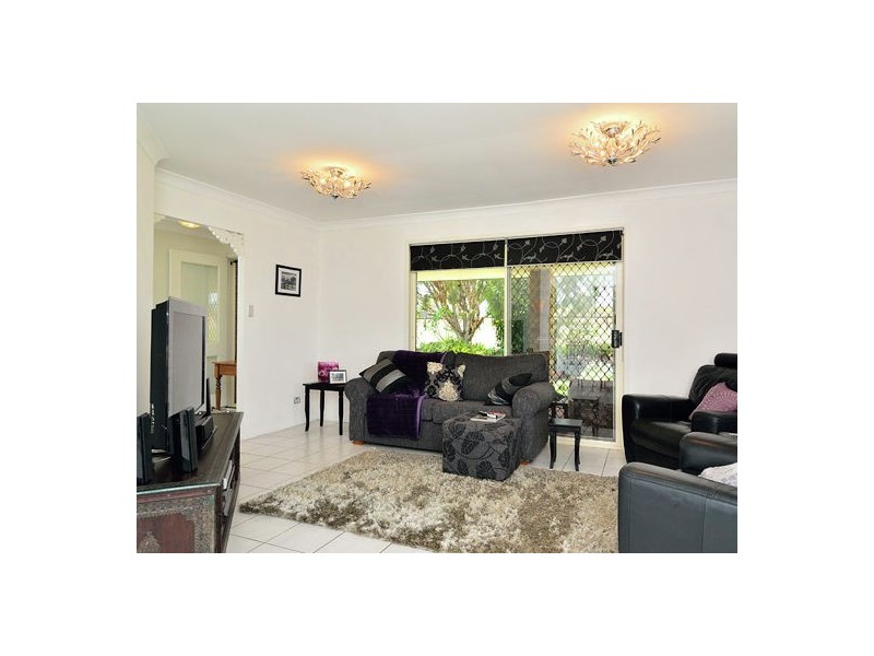 953 Middle Road, Peak Crossing QLD 4306