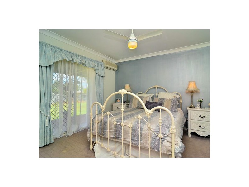 953 Middle Road, Peak Crossing QLD 4306