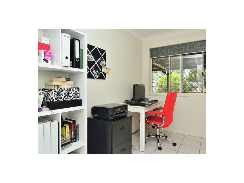 953 Middle Road, Peak Crossing QLD 4306