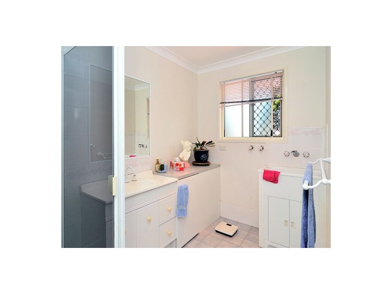 953 Middle Road, Peak Crossing QLD 4306