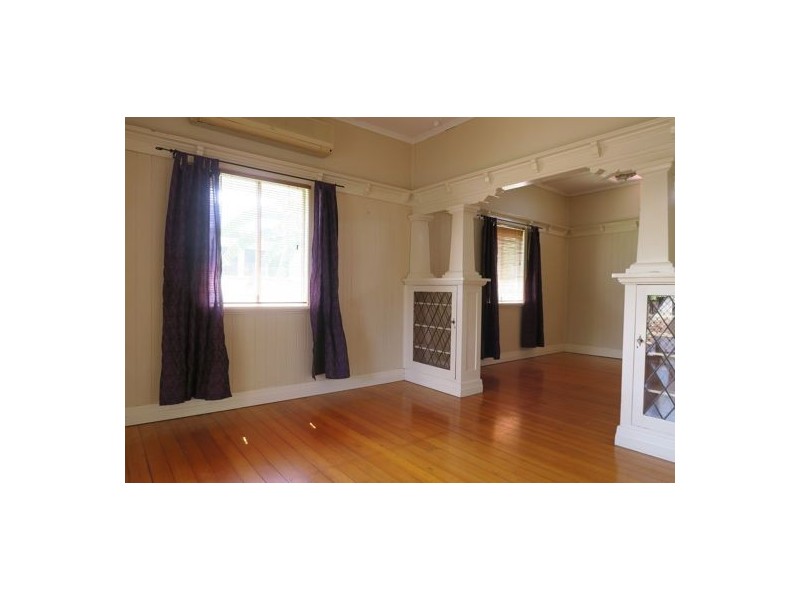 9 Waterworks Road, North Ipswich QLD 4305