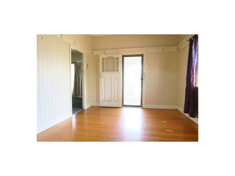 9 Waterworks Road, North Ipswich QLD 4305