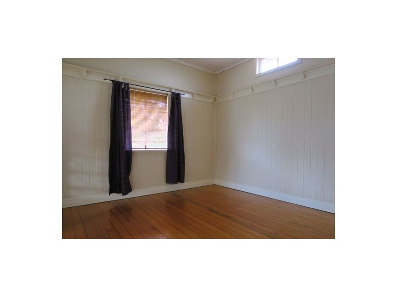 9 Waterworks Road, North Ipswich QLD 4305