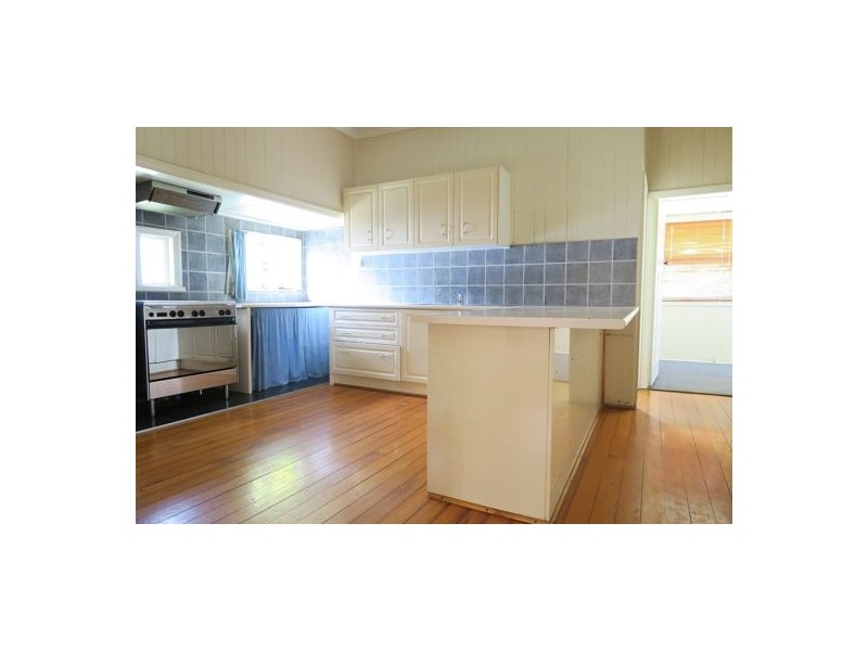 9 Waterworks Road, North Ipswich QLD 4305