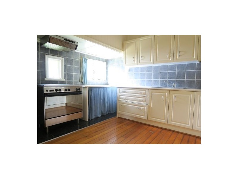 9 Waterworks Road, North Ipswich QLD 4305