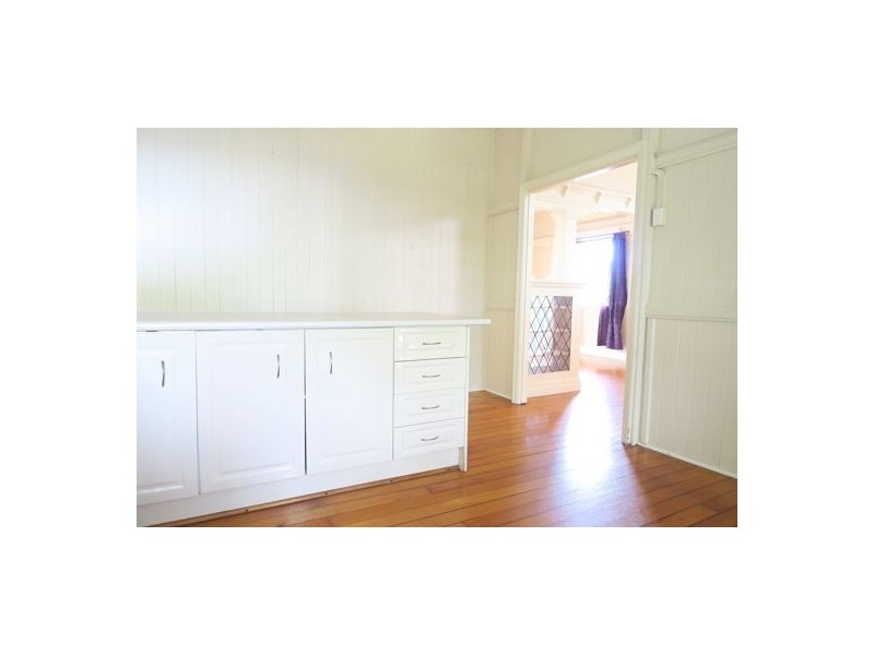 9 Waterworks Road, North Ipswich QLD 4305