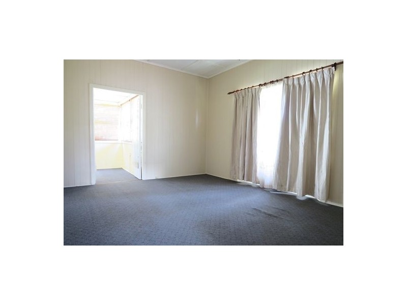 9 Waterworks Road, North Ipswich QLD 4305