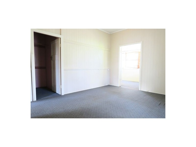 9 Waterworks Road, North Ipswich QLD 4305