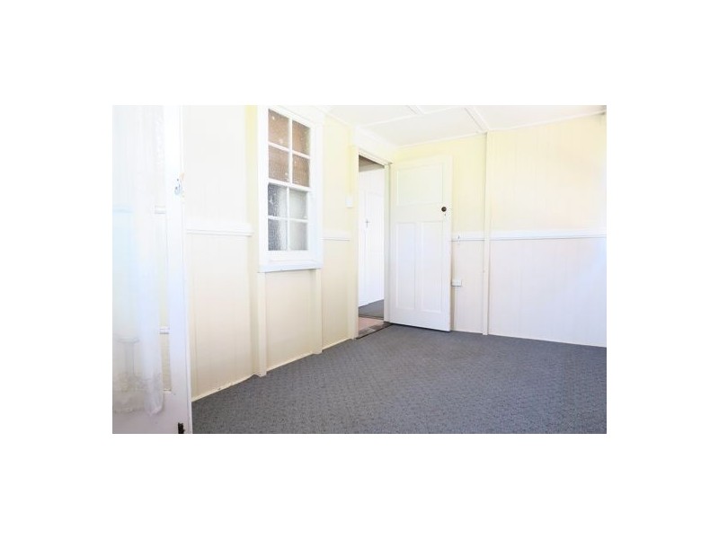 9 Waterworks Road, North Ipswich QLD 4305