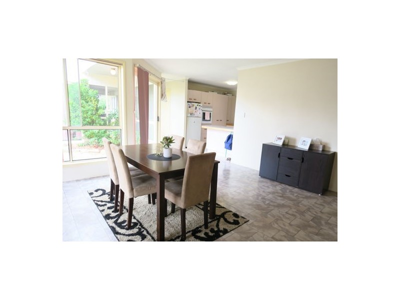 7 Amor Court, Yamanto QLD 4305