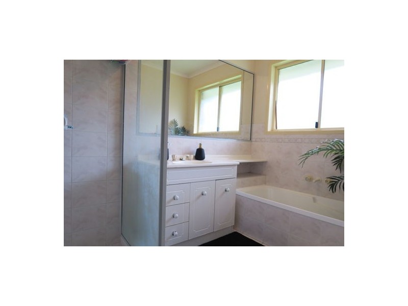 7 Amor Court, Yamanto QLD 4305