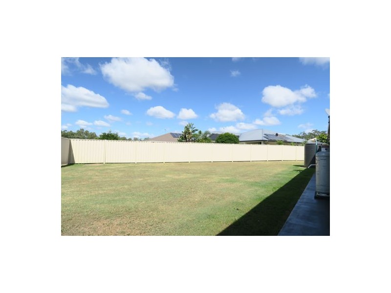 4 Fulham Close, Deebing Heights QLD 4306