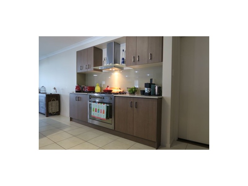4 Fulham Close, Deebing Heights QLD 4306