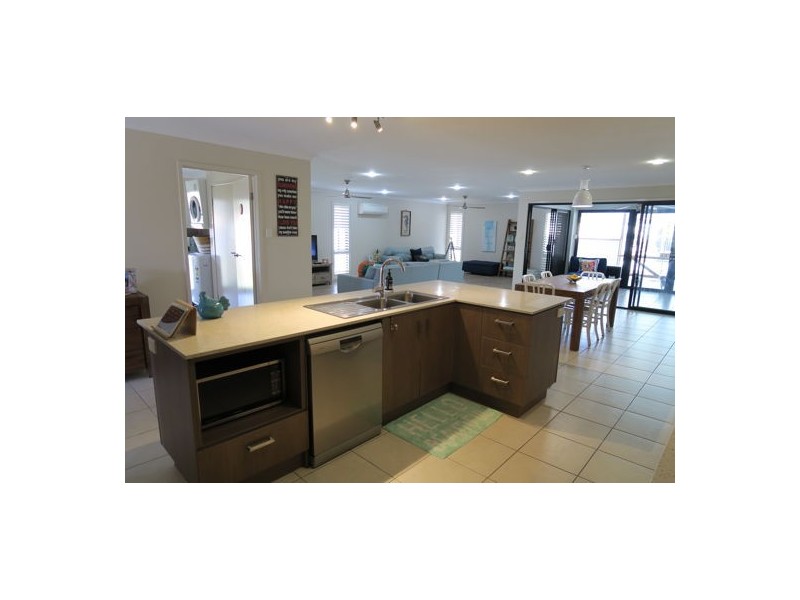 4 Fulham Close, Deebing Heights QLD 4306