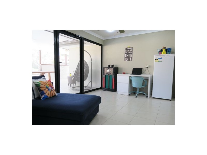 4 Fulham Close, Deebing Heights QLD 4306