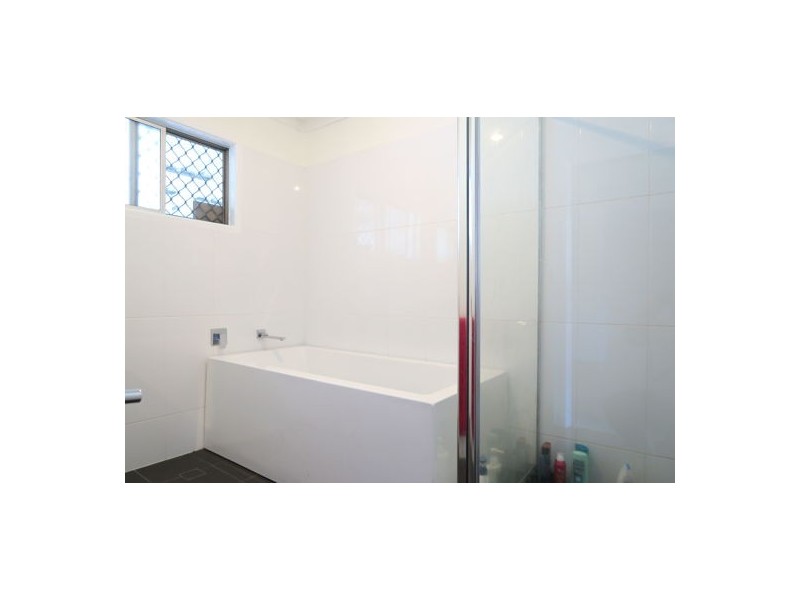 2 Berry Street, Churchill QLD 4305