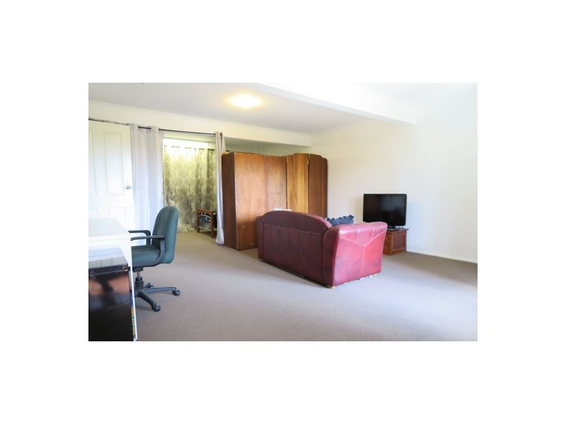2 Berry Street, Churchill QLD 4305