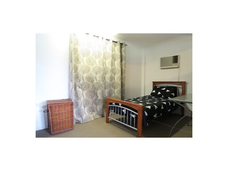 2 Berry Street, Churchill QLD 4305
