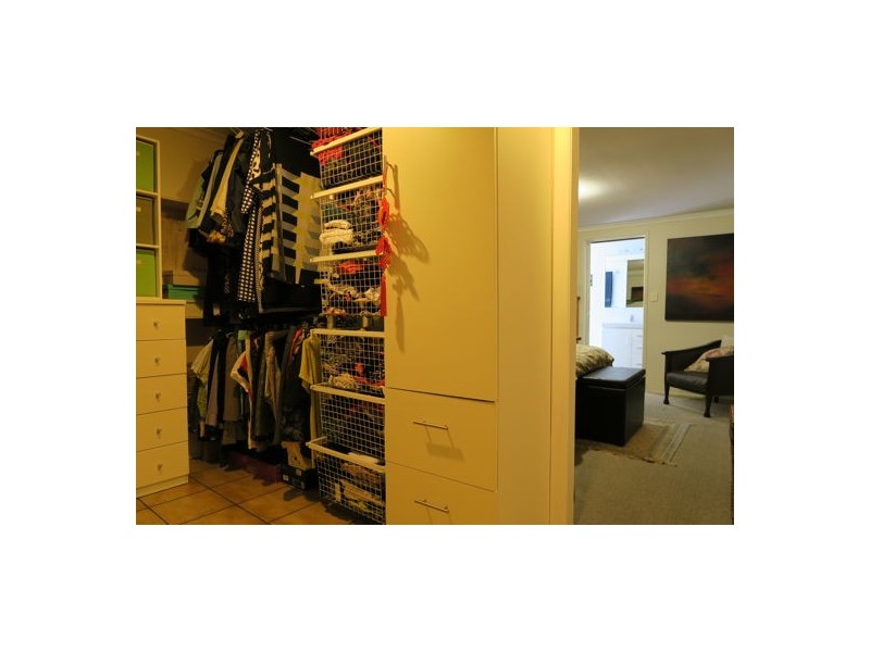 2 Berry Street, Churchill QLD 4305