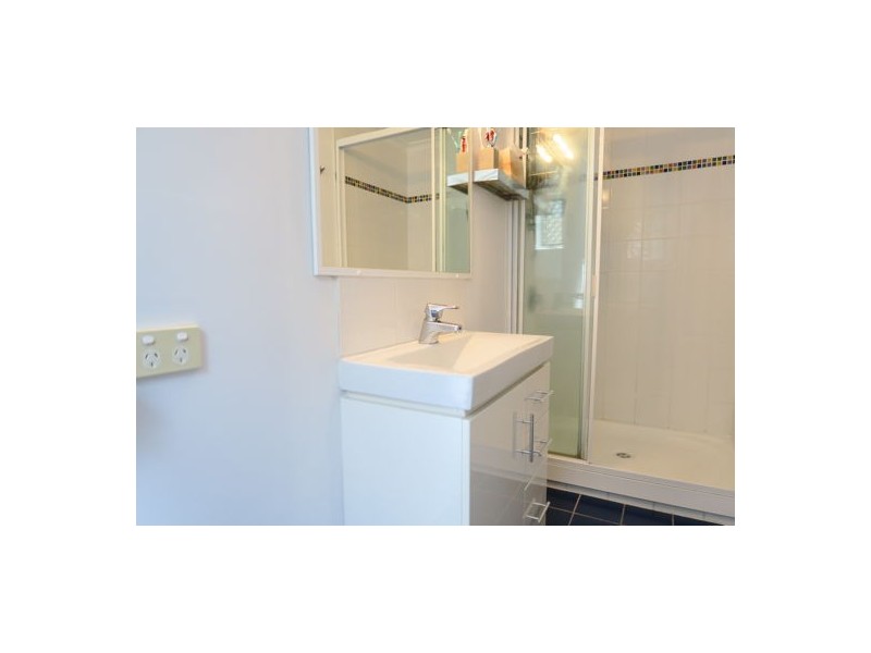 2 Berry Street, Churchill QLD 4305