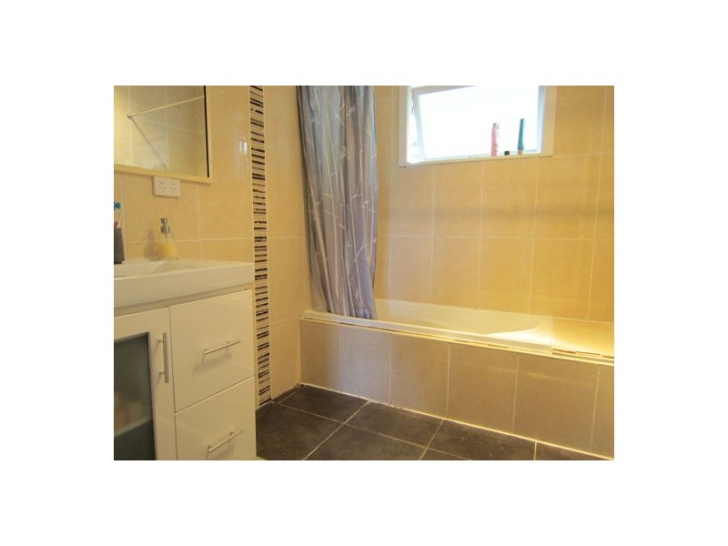 5 Tarcoola Street, East Ipswich QLD 4305