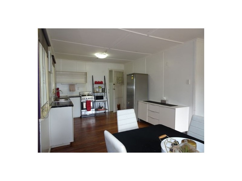 13 Phyllis Street, Eastern Heights QLD 4305