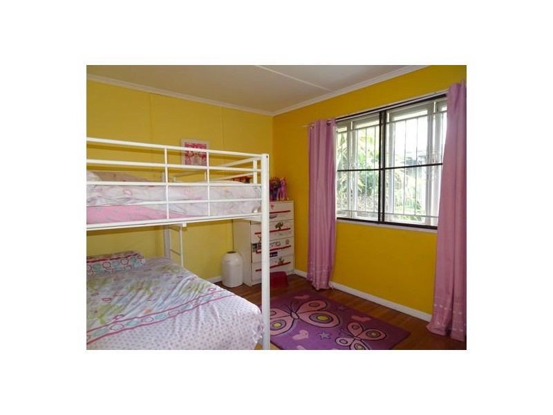 13 Phyllis Street, Eastern Heights QLD 4305