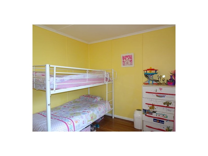 13 Phyllis Street, Eastern Heights QLD 4305