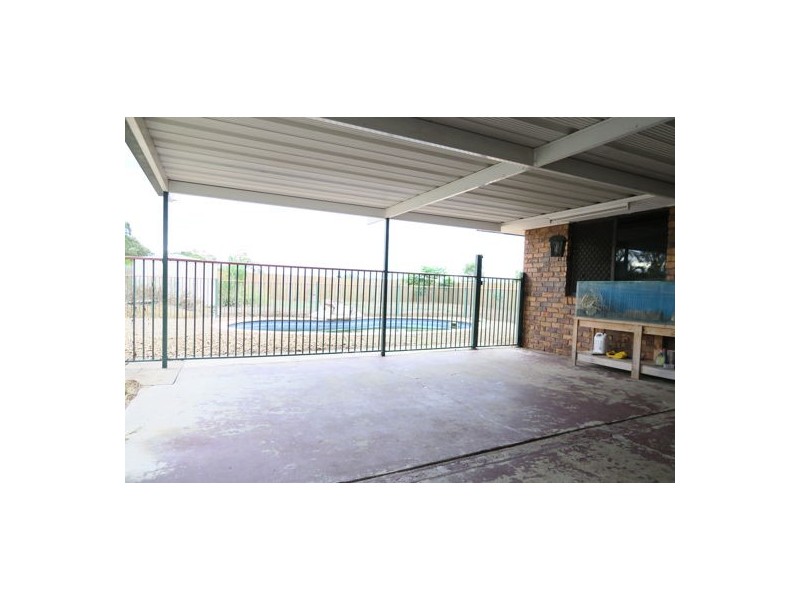 16 Midland Street, Yamanto QLD 4305