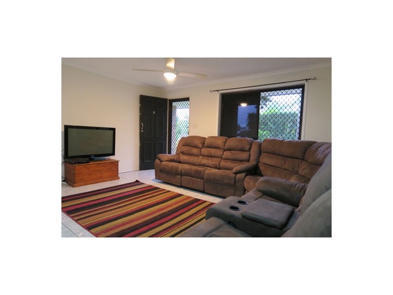 16 Midland Street, Yamanto QLD 4305