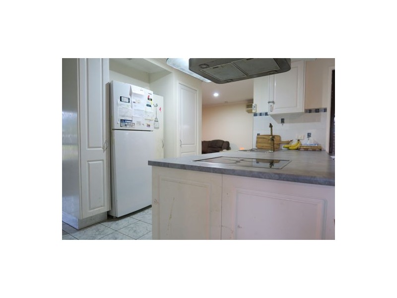 16 Midland Street, Yamanto QLD 4305