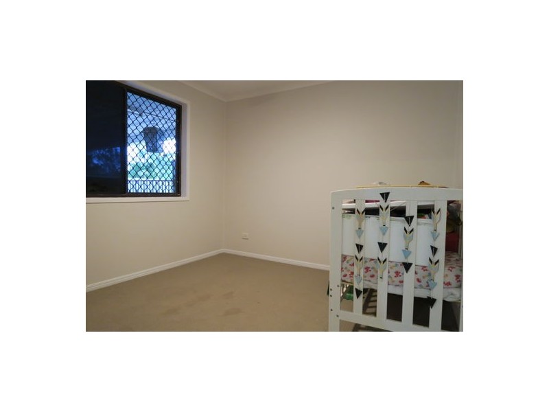 16 Midland Street, Yamanto QLD 4305