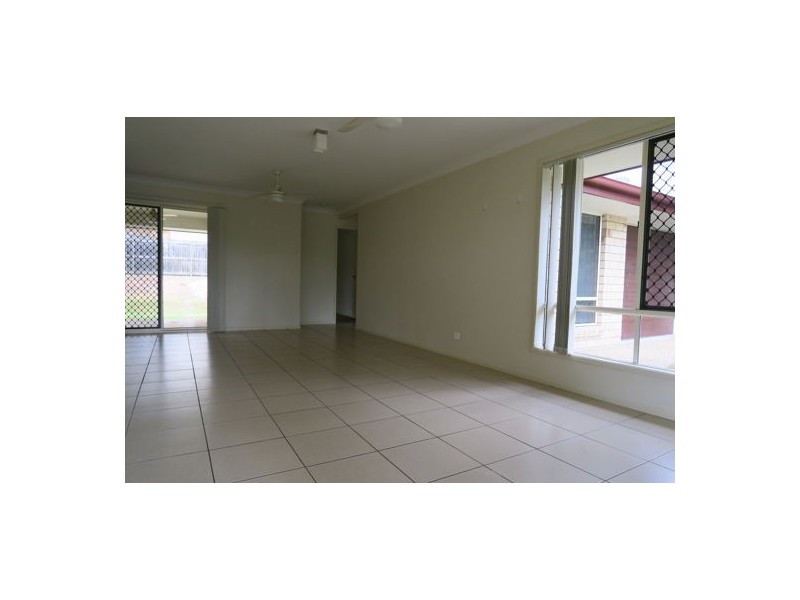 14 Bowen Place, Blackstone QLD 4304