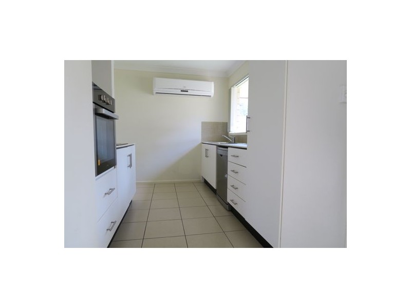 14 Bowen Place, Blackstone QLD 4304