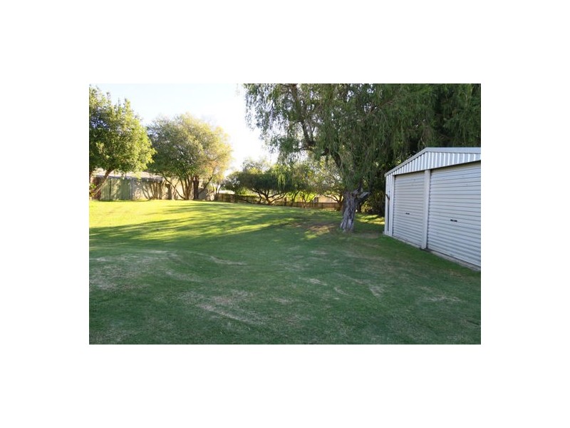 63 Wildey St, Raceview QLD 4305
