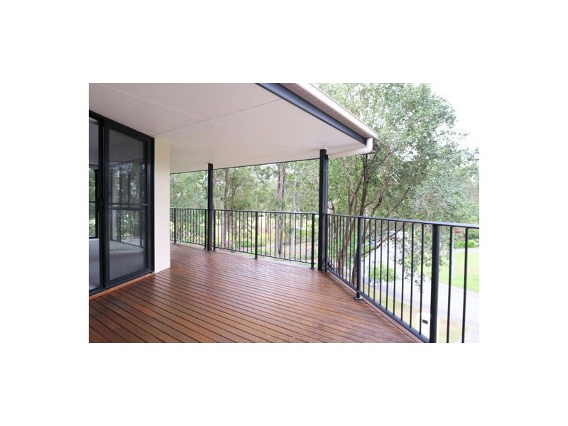 82 Oakview Circuit, Brookwater QLD 4300
