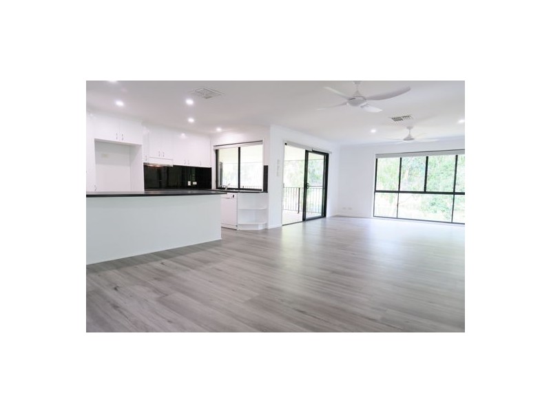82 Oakview Circuit, Brookwater QLD 4300