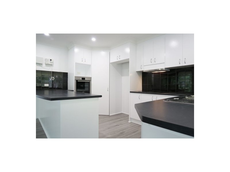 82 Oakview Circuit, Brookwater QLD 4300