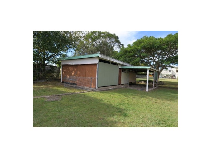 124 South Station Road, Silkstone QLD 4304