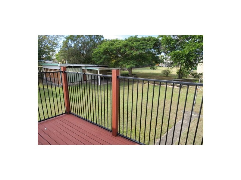 124 South Station Road, Silkstone QLD 4304