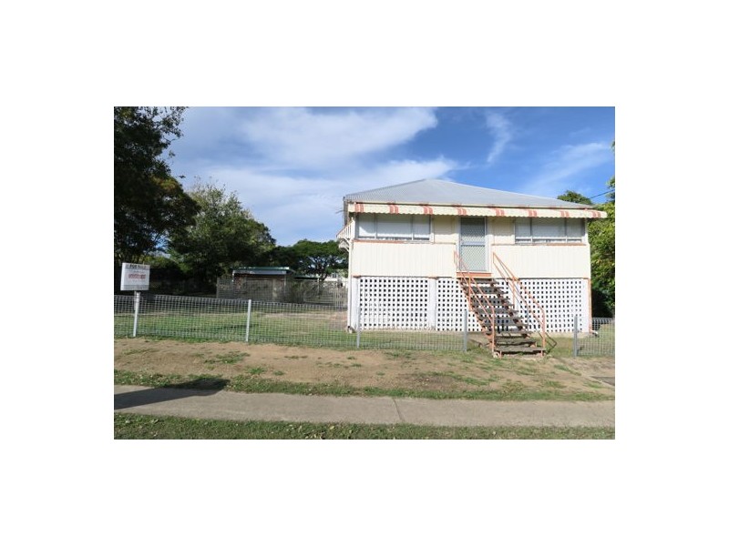 124 South Station Road, Silkstone QLD 4304