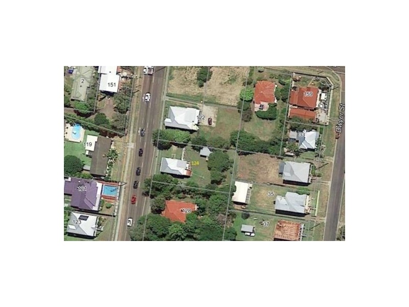 124 South Station Road, Silkstone QLD 4304