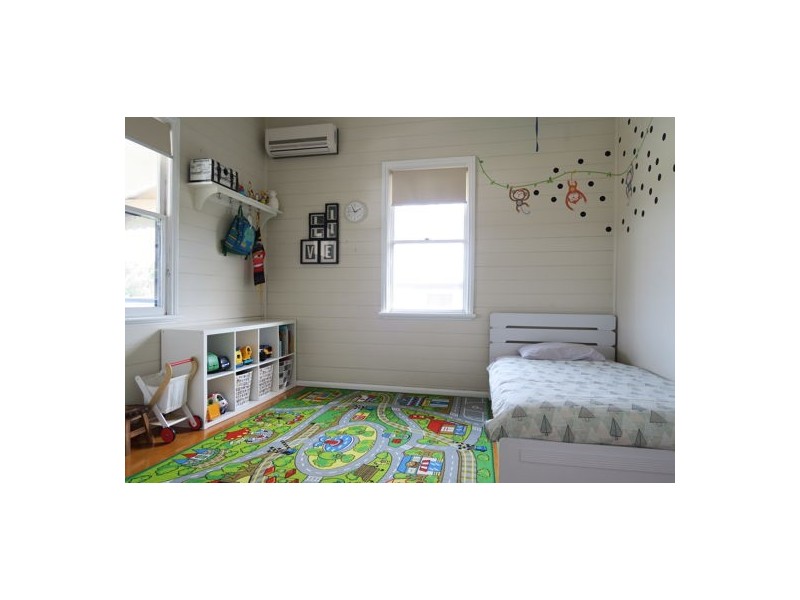 34 Lawrence Street, North Ipswich QLD 4305